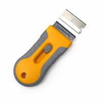 Скребок автомобильный пластиковый выдвижной. Надежная фиксацию лезвия. 
 - компания komfort-plus.ua